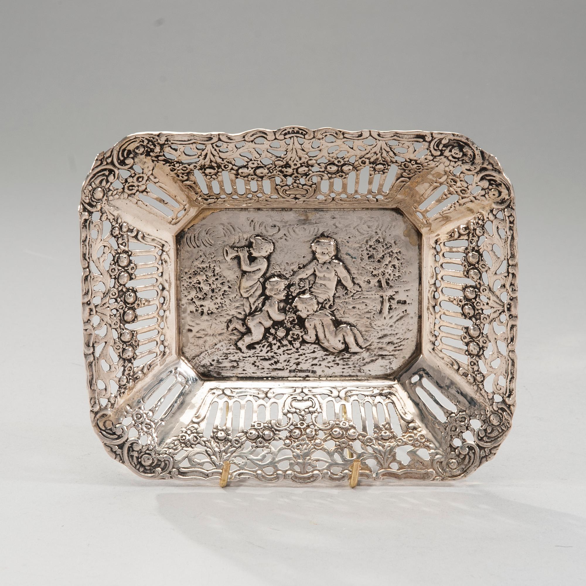 MALJA, hopeaa, Tauno Suhonen, Helsinki 1964. Paino noin 212 g.