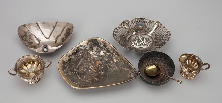 PARTI SILVER, 7 delar, diverse finska silverstämplar. Tot. vikt ca 711 g.