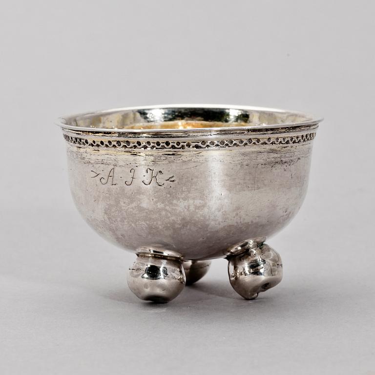 TUMLARE, silver, Bengt Biörn, Västerås, 1743. Ca 30 gr.