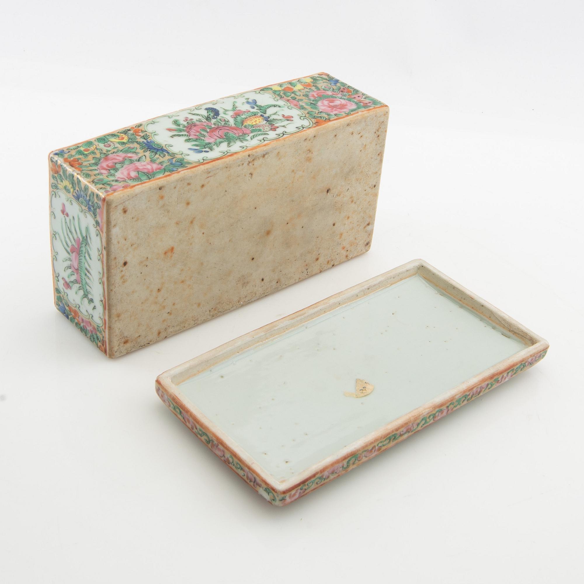 Vase and cover jar, Canton, China 20th century.