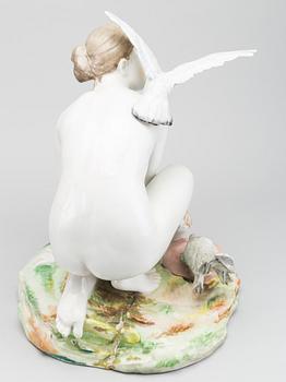 A porcelain figurine possibly Wien, first half of the 20th century.