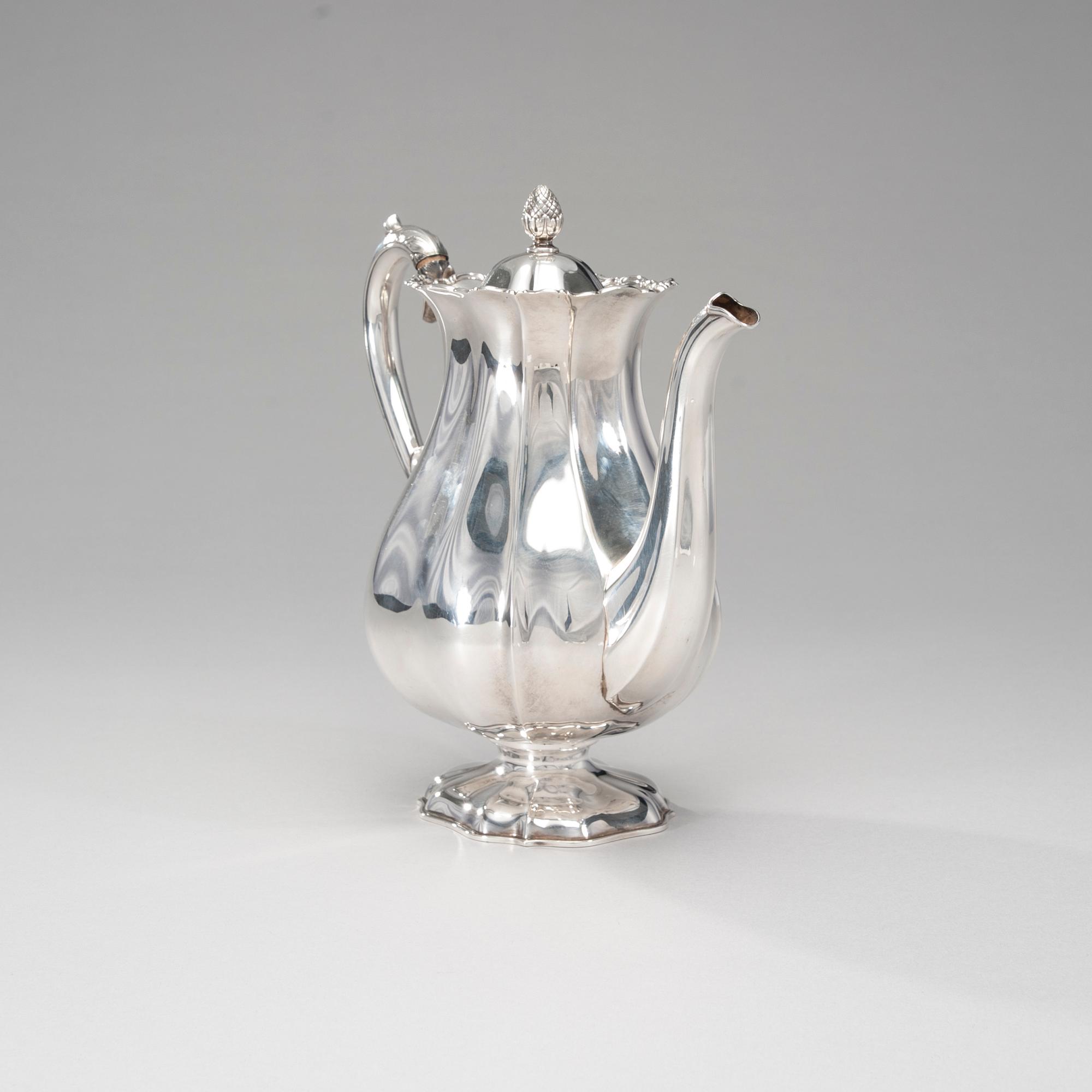 KAFFEKANNA, silver, Kultakeskus Oy, Tavastehus 1946. Totalvikt 613g.