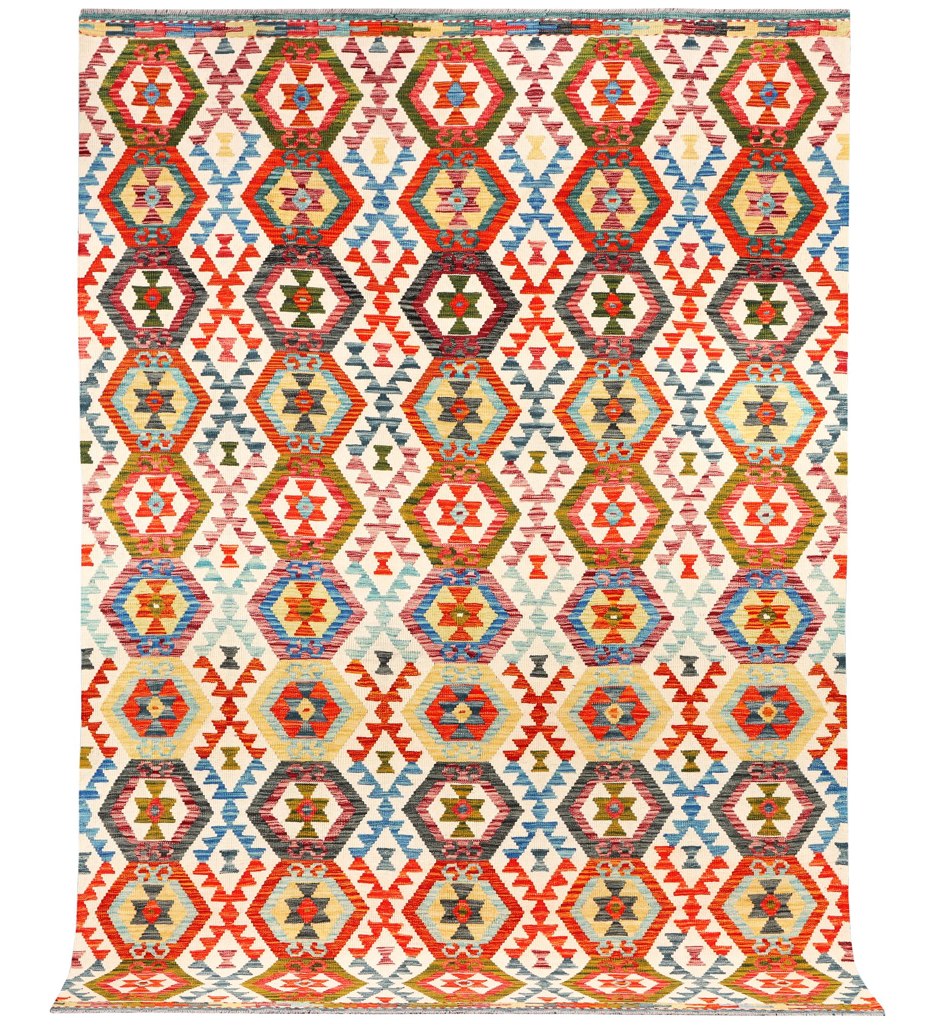 A Kilim carpet, c. 301 x 203 cm.