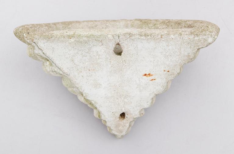 VÄGGURNA, stenmassa, 1900-talets andra hälft.