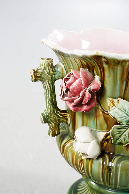 Majolica flower pot from around the turn of the century 1900.