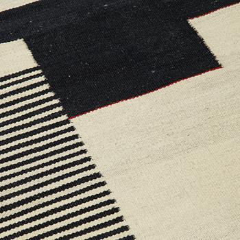 A runner, an Oriental kilim, ca 283 x 80,5-83 cm.