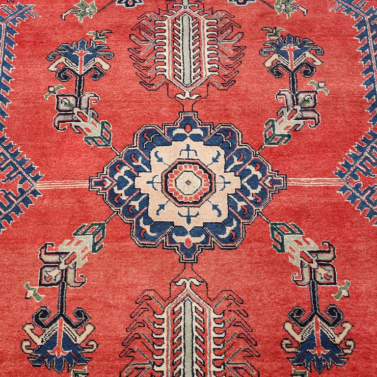 A CARPET, Old Noth west persian, ca 259 x 183 cm.