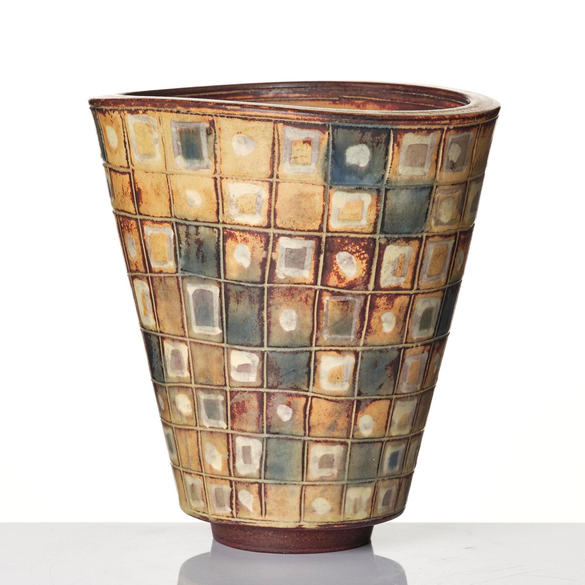 Wilhelm Kåge, a "Farsta" stoneware vase, Gustavsberg Studio 1945.