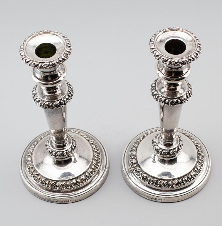 LJUSSTAKAR, 1 par, silver, England, 1800-talets första hälft.