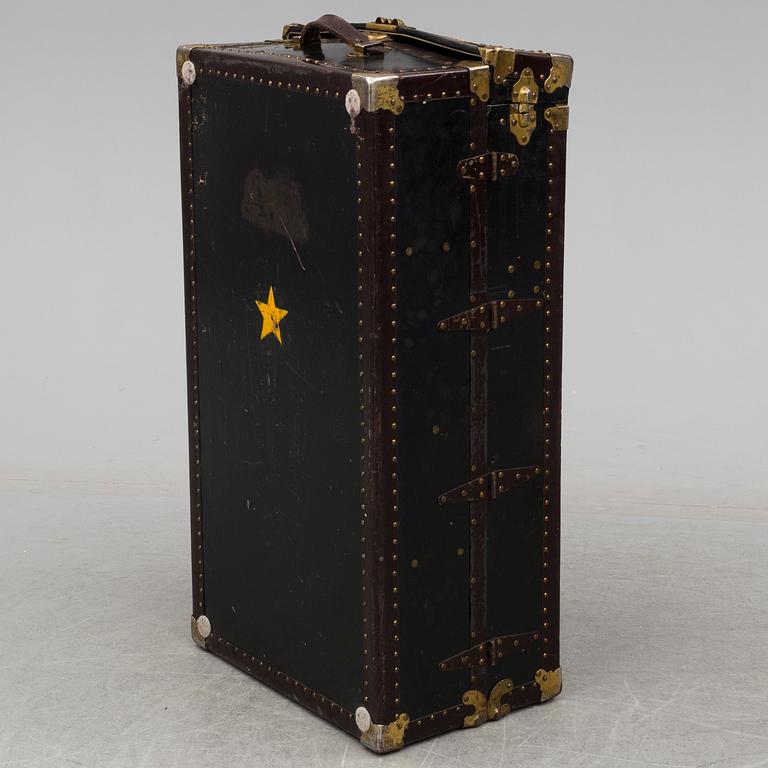 BELBER WARDROBE TRUNK, U.S.A, ca 1900.