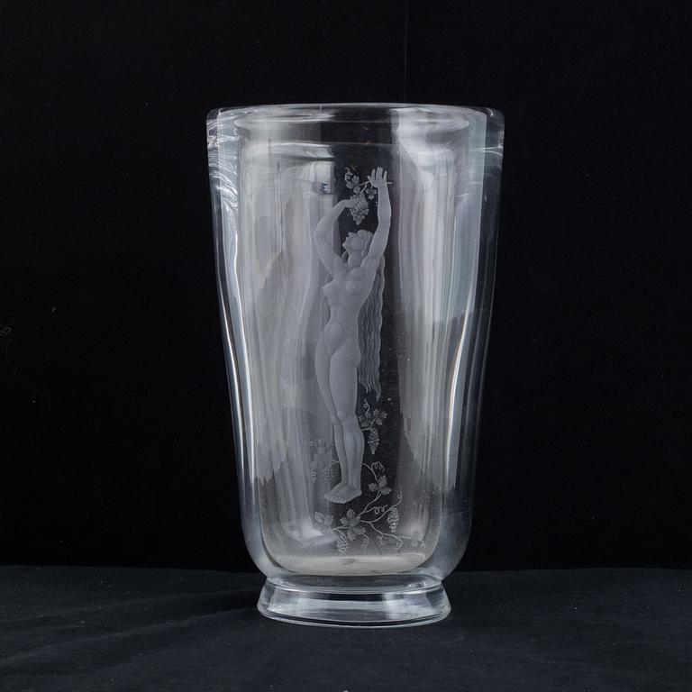 Simon Gate, a vase, Orrefors 1952.