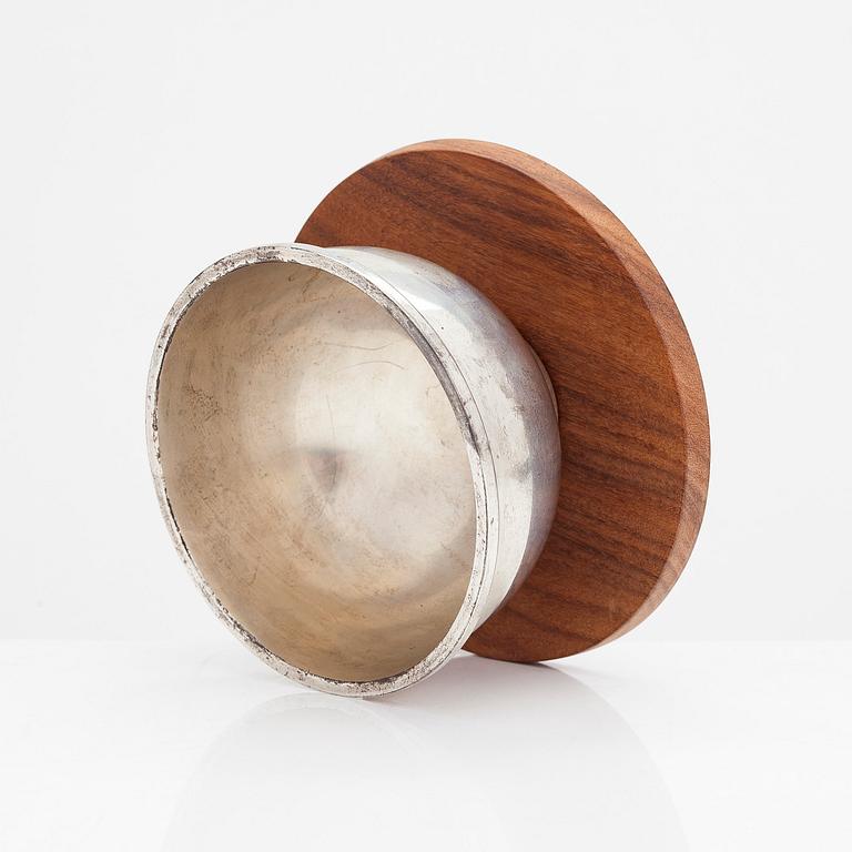 Bertel Gardberg, såsskål med slev, Hopeatehdas Oy, Helsingfors 1960.