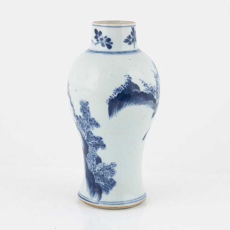 A blue and white vase, Qing dynasty, early 18th Century.