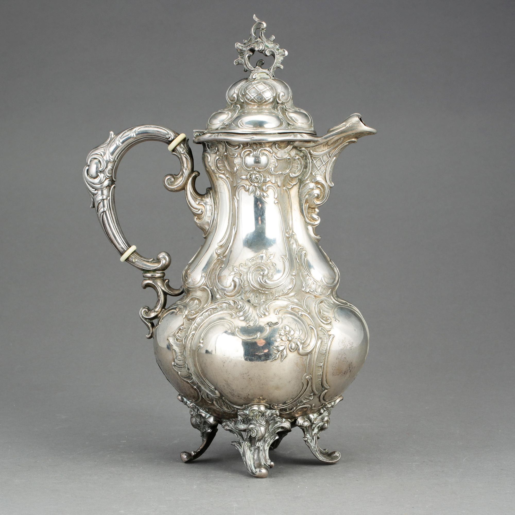 KAFFEKANNA, silver. Tyskland, 1900-talets första hälft. Vikt ca 860 gram.