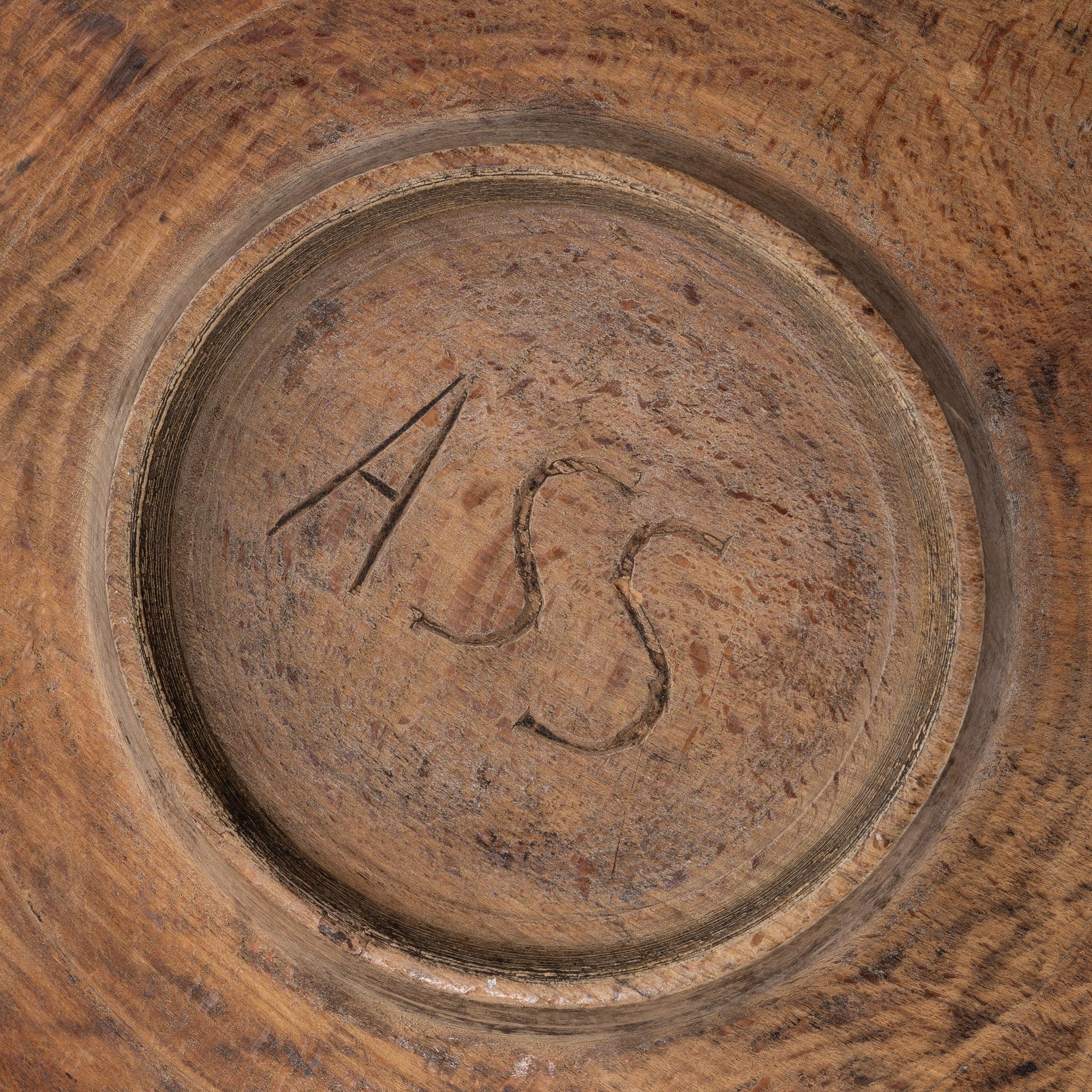 Tallrikar, ett par, samt ett fat, allmoge, 1800-tal.