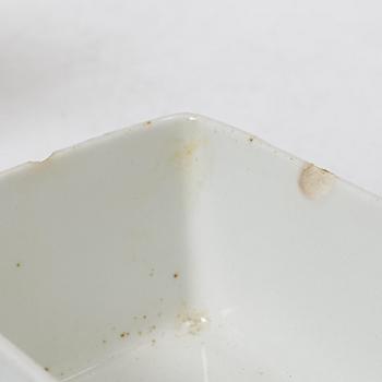 Stig Lindberg, a 77 pieces bone china and stoneware service, "Berså", Gustavsberg.