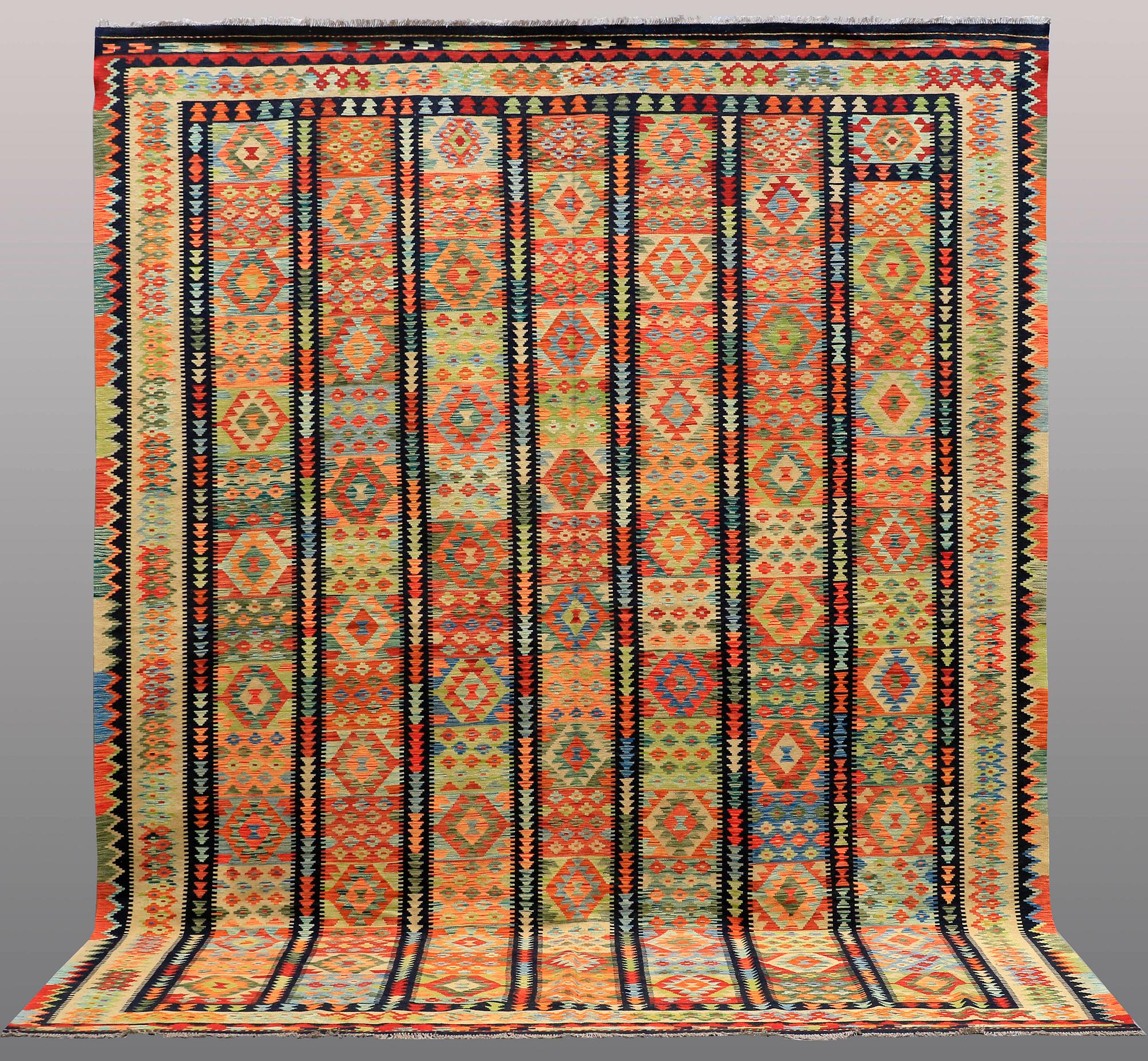A CARPET, Kilim, ca 390 x 309 cm.