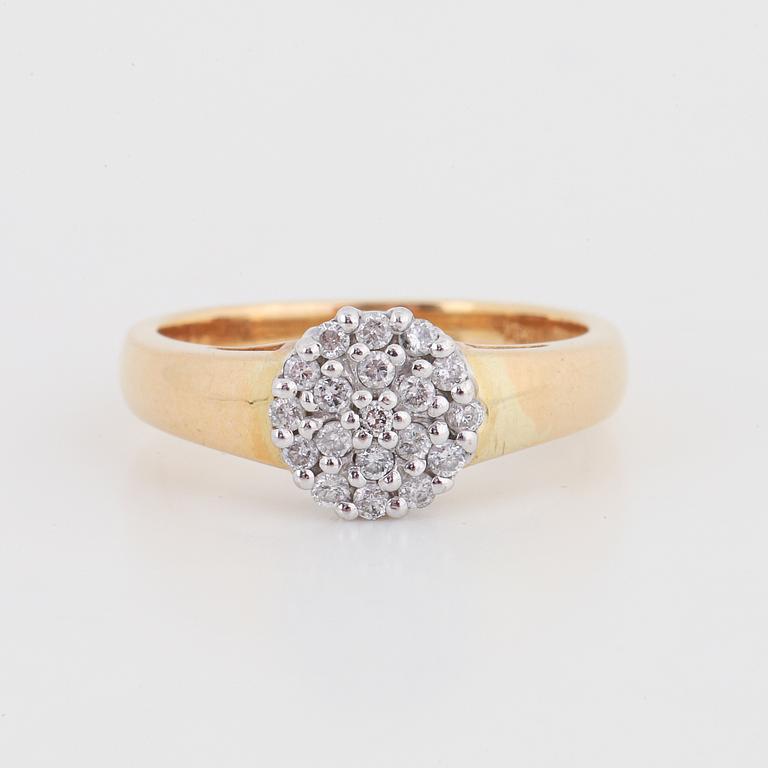 Brilliant-cut diamond ring.