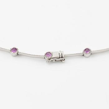 Necklace 18K gold white gold with round brilliant-cut diamonds and pink sapphires.