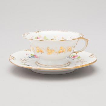 A mid-19th Century 13-piece tea set in porcelain.