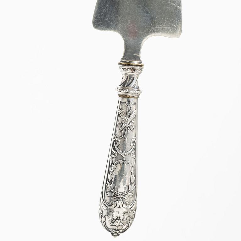 A French silver cake server, mark of Edouard Ernie, Paris after 1882.