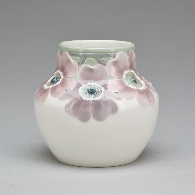 VAS, porslin, Rörstrand, Georg Asplund, omkring 1900.