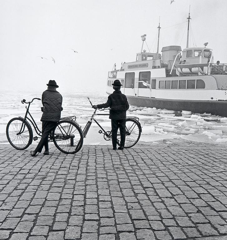 Ismo Hölttö, ISMO HÖLTTÖ, "TWO BOYS AND THE SUOMENLINNA FERRY".