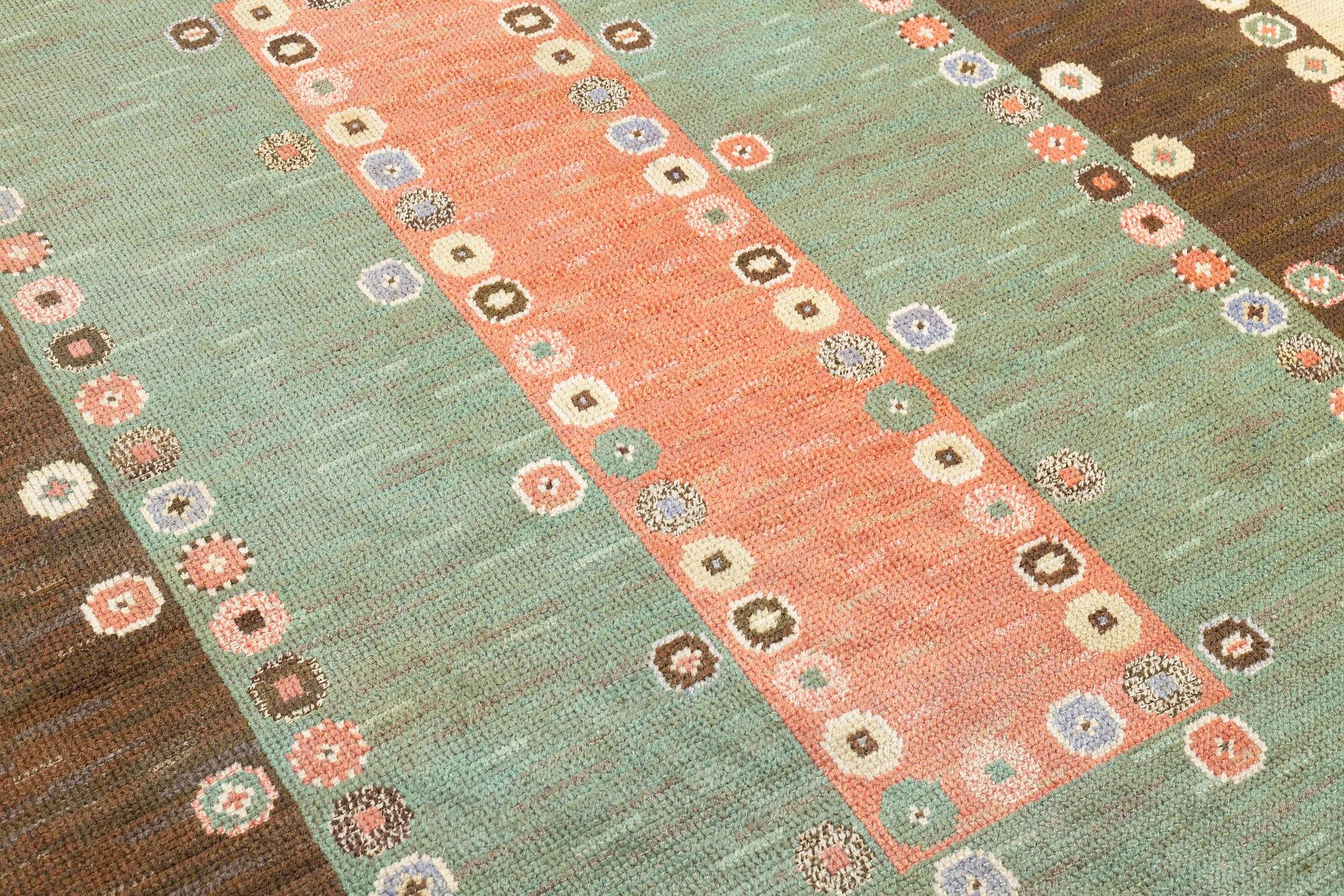 Märta Måås-Fjetterström, matta, "Tusenskönan" ("Bellis"), flossa, ca 300 x 205 cm, signerad AB MMF.