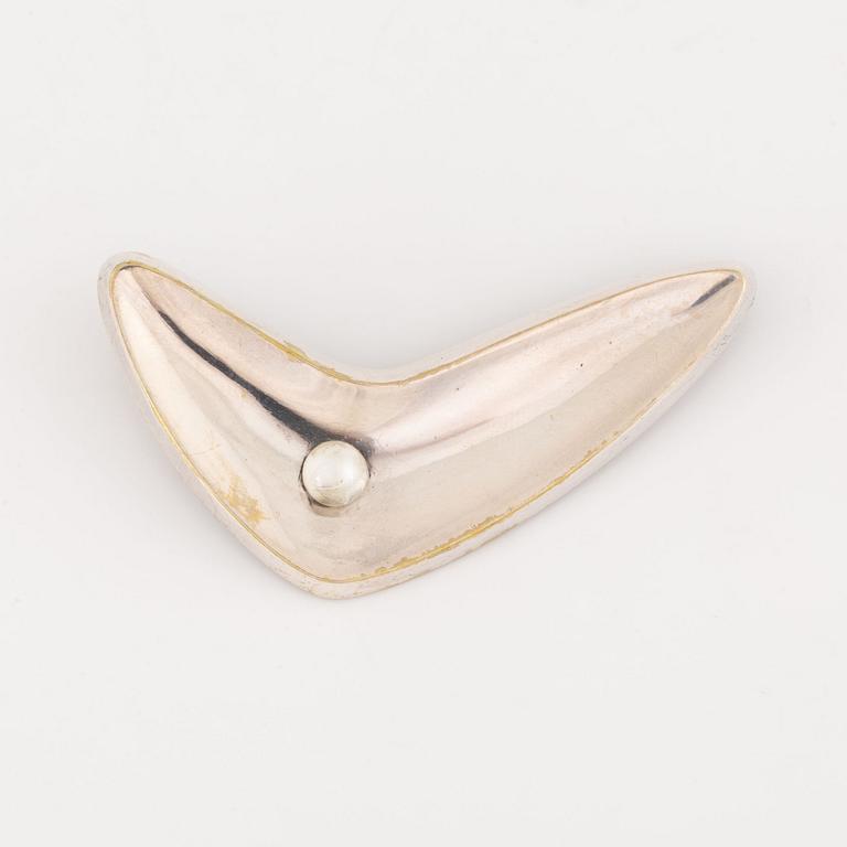 Silver and pearl brooch, Gustaf Dahlgren & Co, Axelsson,