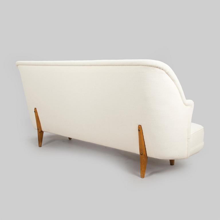 Ilmari Tapiovaara, a 1949 sofa for Keravan Puuteollisuus.