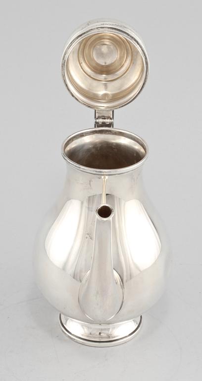 KAFFEKANNA, silver, omkring 1900-talets mitt. Vikt 665 g.