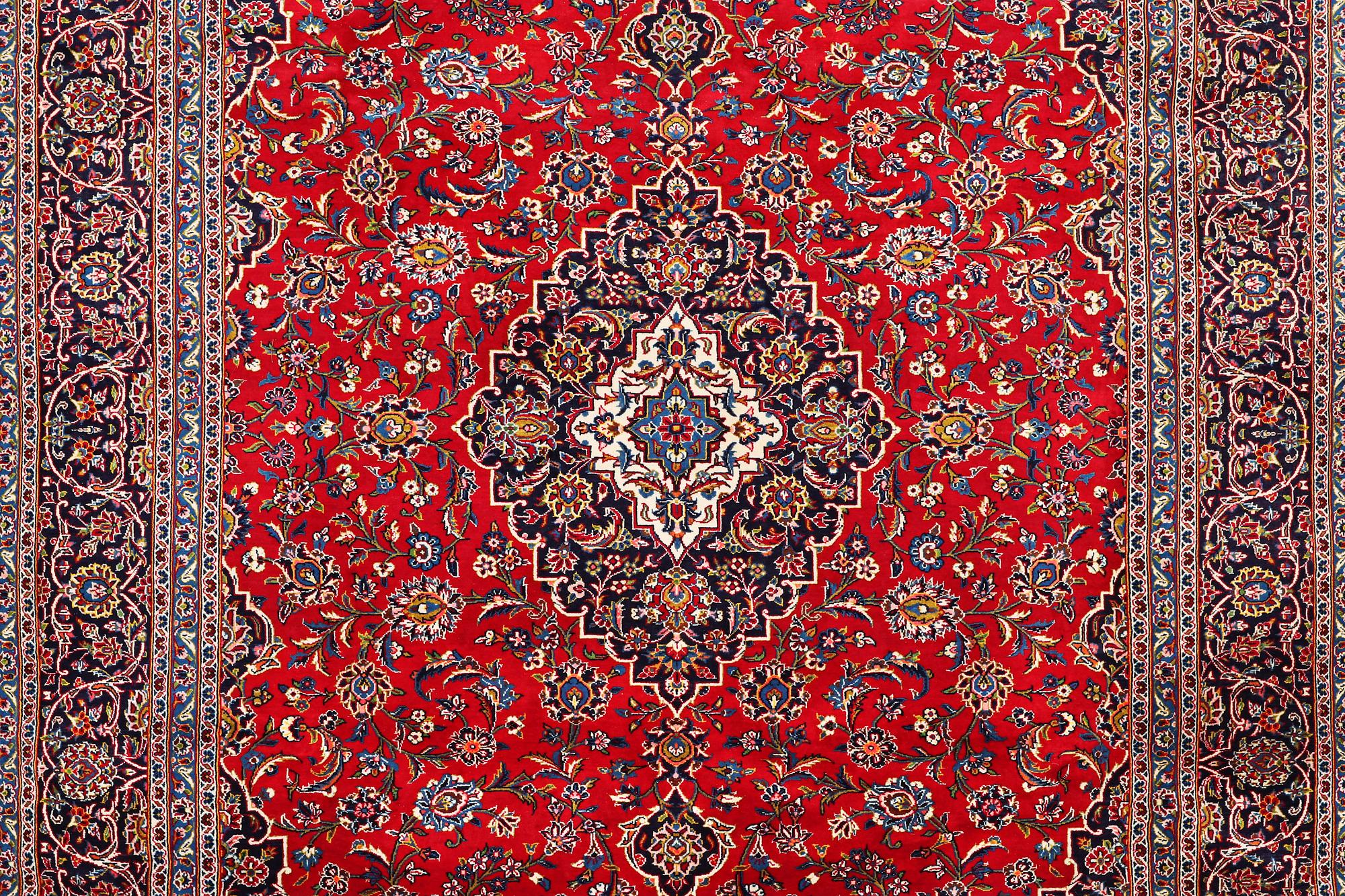A carpet, Kashan, ca 360 x 247 cm.