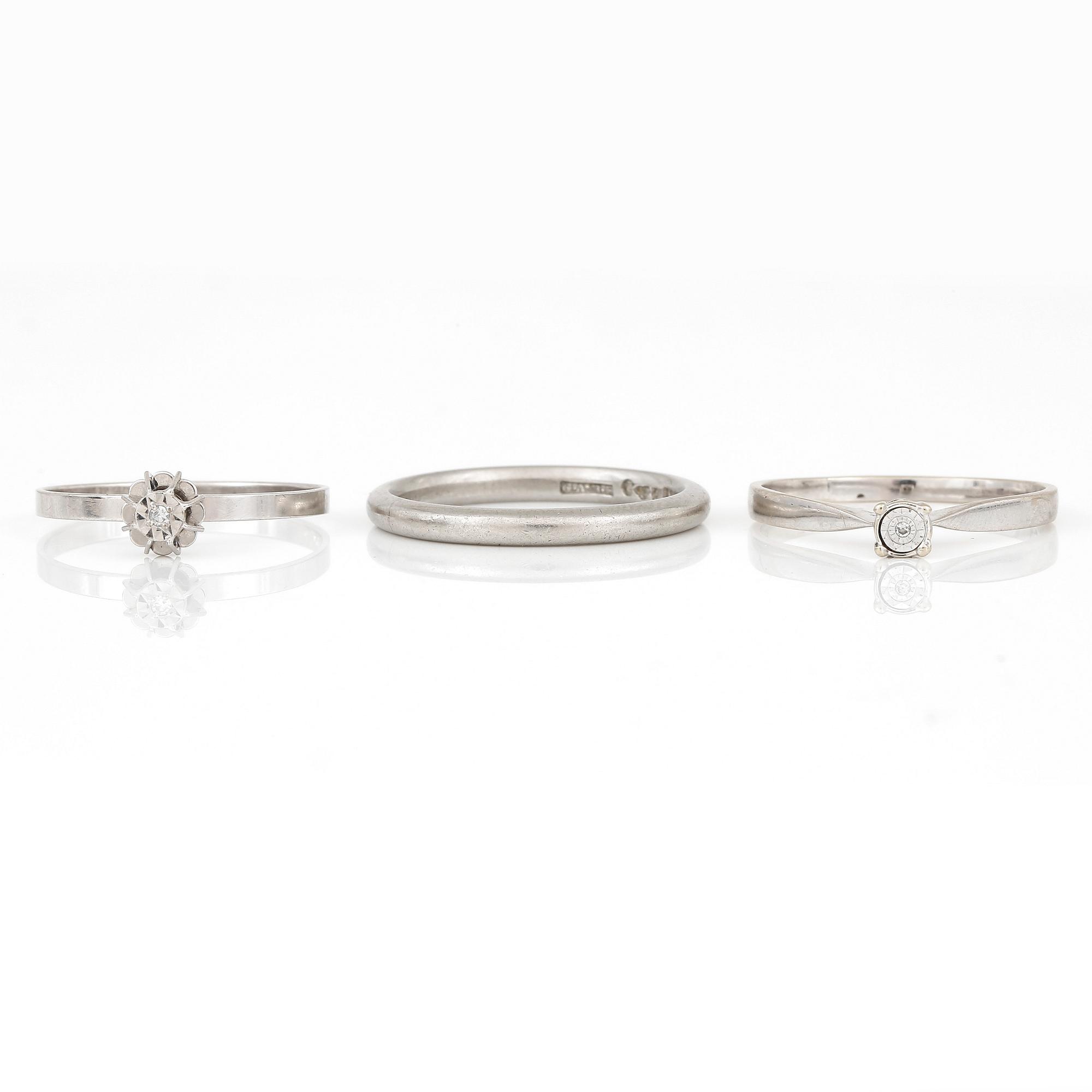 RINGAR, 3 st, med åttkantslipade diamanter, totalt ca 0,015 ct.