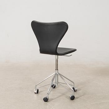 Arne Jacobsen, kontorsstol, "Sjuan", Fritz Hansen, Danmark.