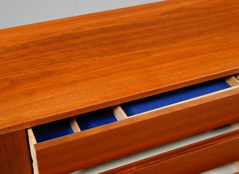 SIDEBOARD, "Arild", Nils Jonsson för Troeds, Bjärnum, 1960-70-tal.