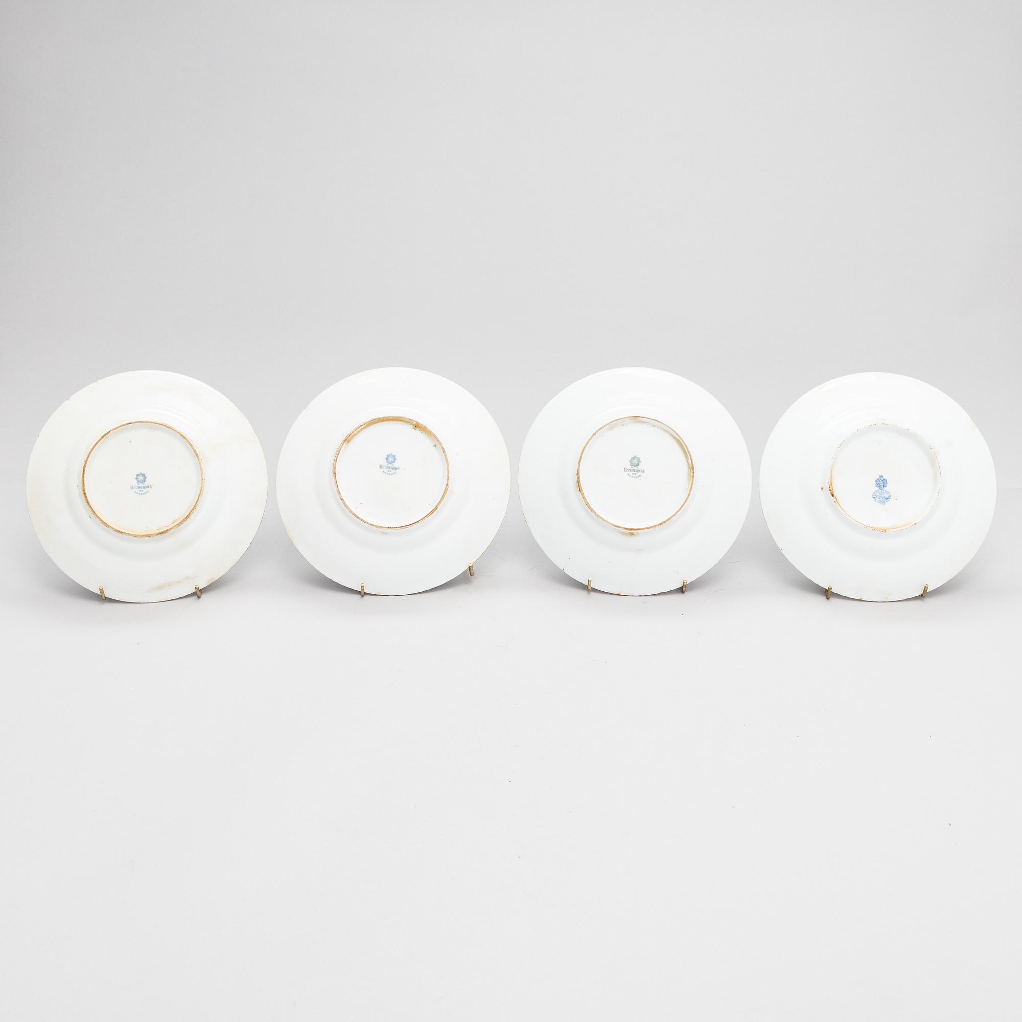 A set of four Kuznetsov porcelain plates, 1900-1917.