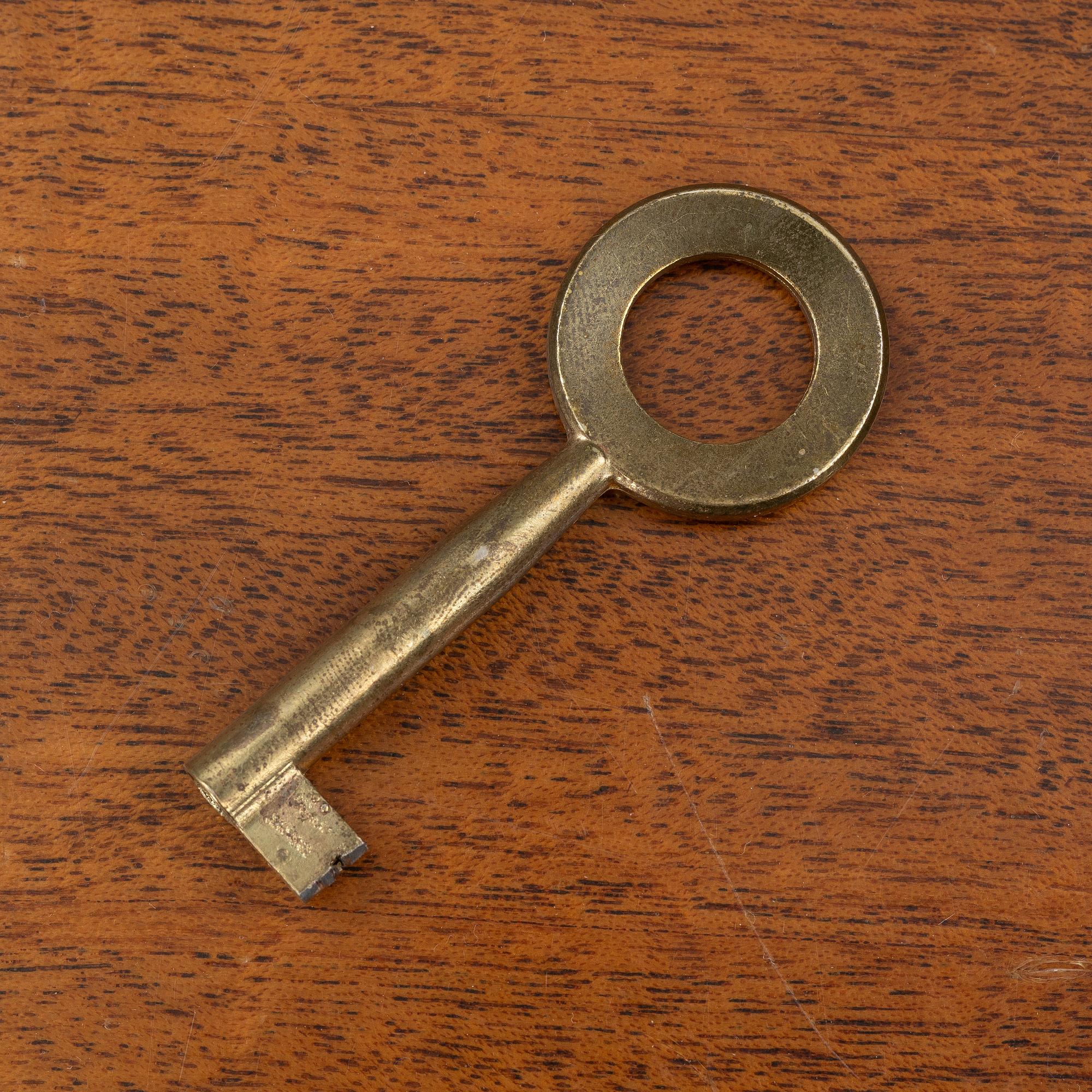 Desk, probably executed by cabinetmaker Hjalmar Jackson, Stockholm, 1920s-30s.