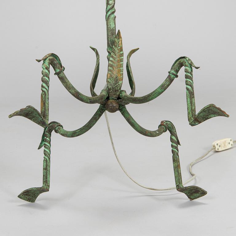 Lattiavalaisin, malli 811, Taidetakomo Hakkarainen, 1930-luku.