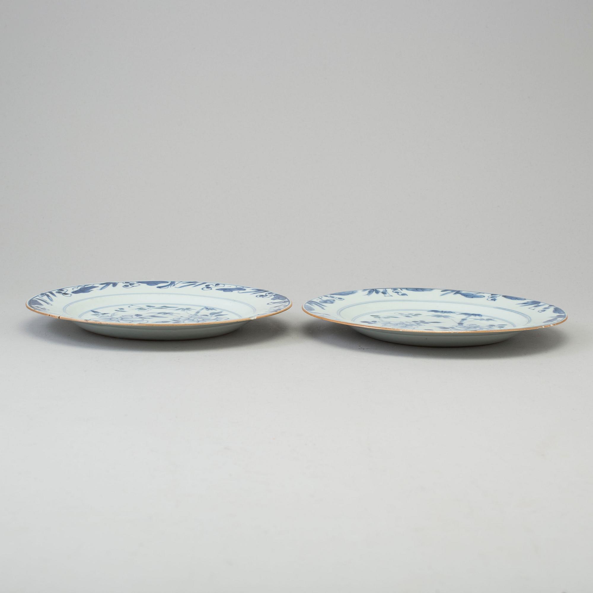 A pair of blue and white dishes, Qing dynasty, Qianlong (1736-95).