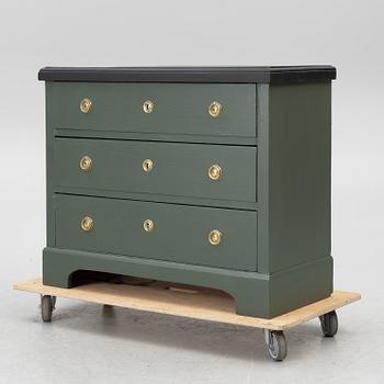 Chest of drawers, 19th century.
