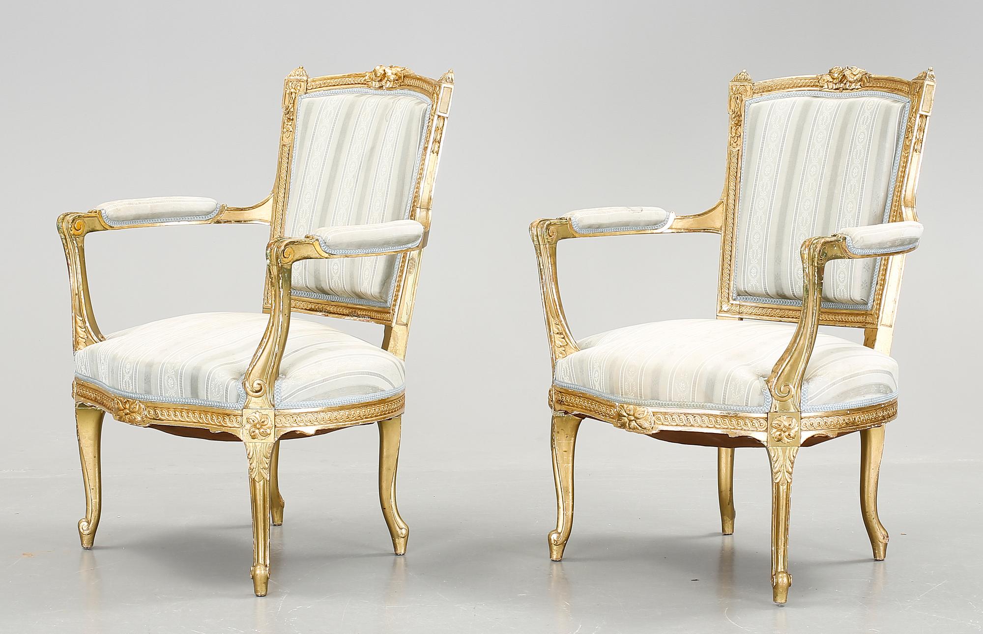 KARMSTOLAR, ett par. Gustaviansk stil/rokokostil, 1900-talets början.