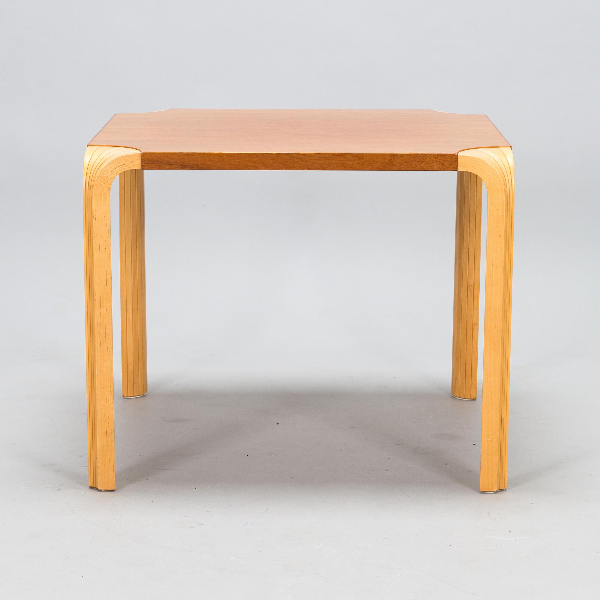 Alvar Aalto, bord, modell MX800C, Artek, 1900-talets slut.