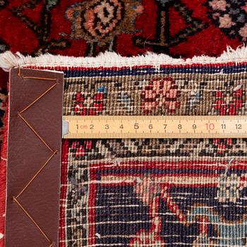A Bidjar carpet, c. 330 x 220 cm.