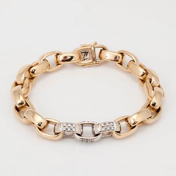 A brilliant-cut diamond bracelet.