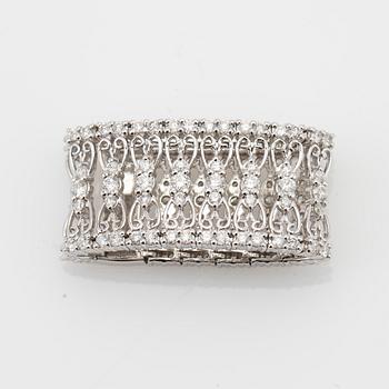 Ring, 18k white gold with brilliant-cut diamonds.