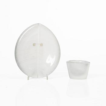 Tapio Wirkkala, Plate, “Lehti”, and bowl, Iittala.
