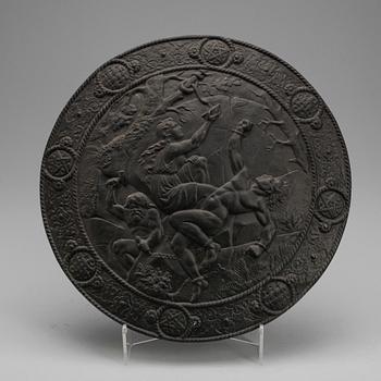 DEKORATIONSSKÖLD, gjutjärn, fornnordisk stil, 1800-talets slut.