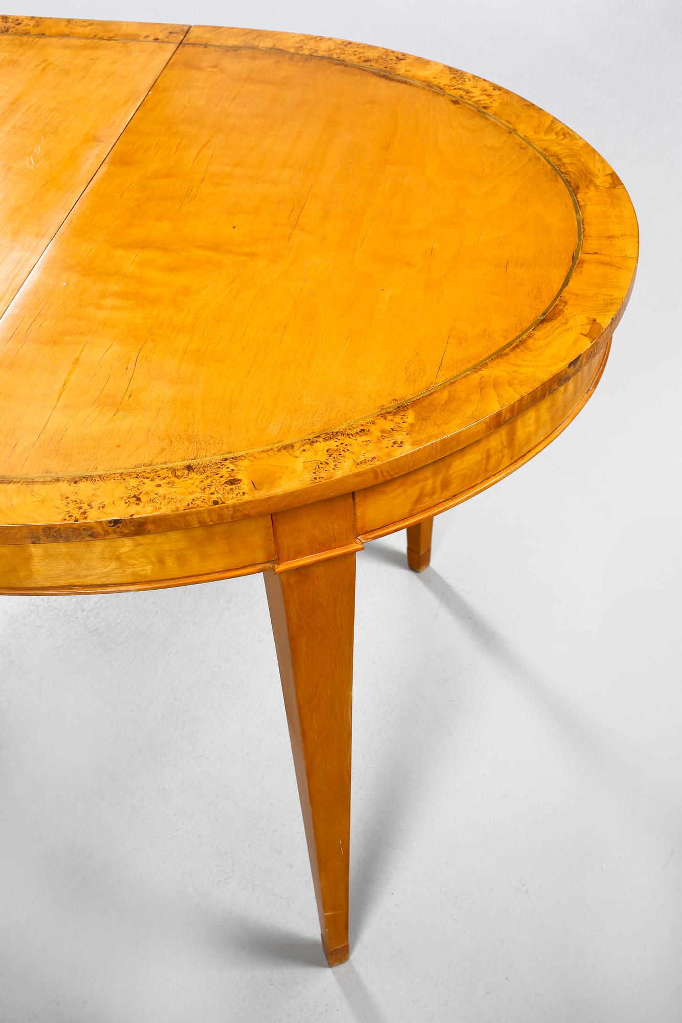 A dining table from around the year of 1900.