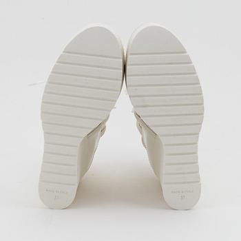 Chanel, platform shoes, french size 37.