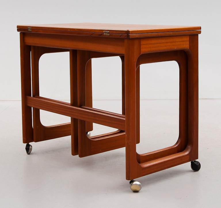 SATSBORD, 3 delar, England, 1900-talets andra hälft.